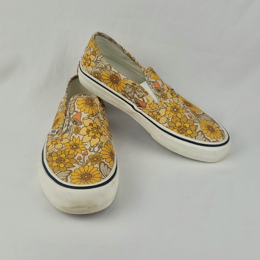 Vans Classic Slip-On Yellow Floral Mushroom Print Sneakers Women 7 Men 5.5